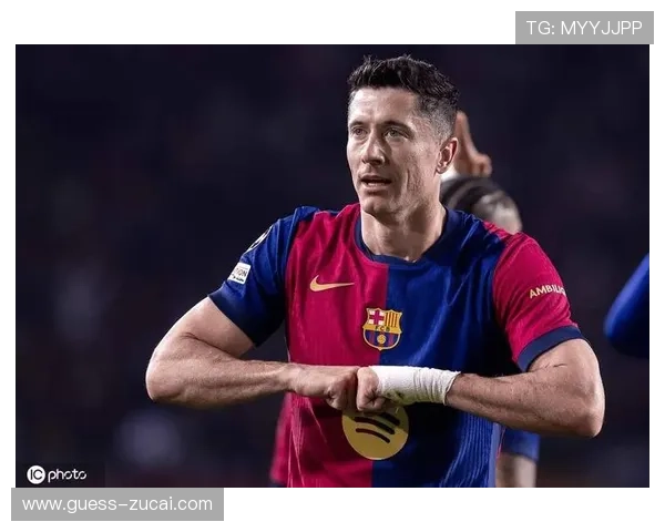 巴萨官宣放弃与莱万续约全力引进新锋埃塔埃永开启锋线重建